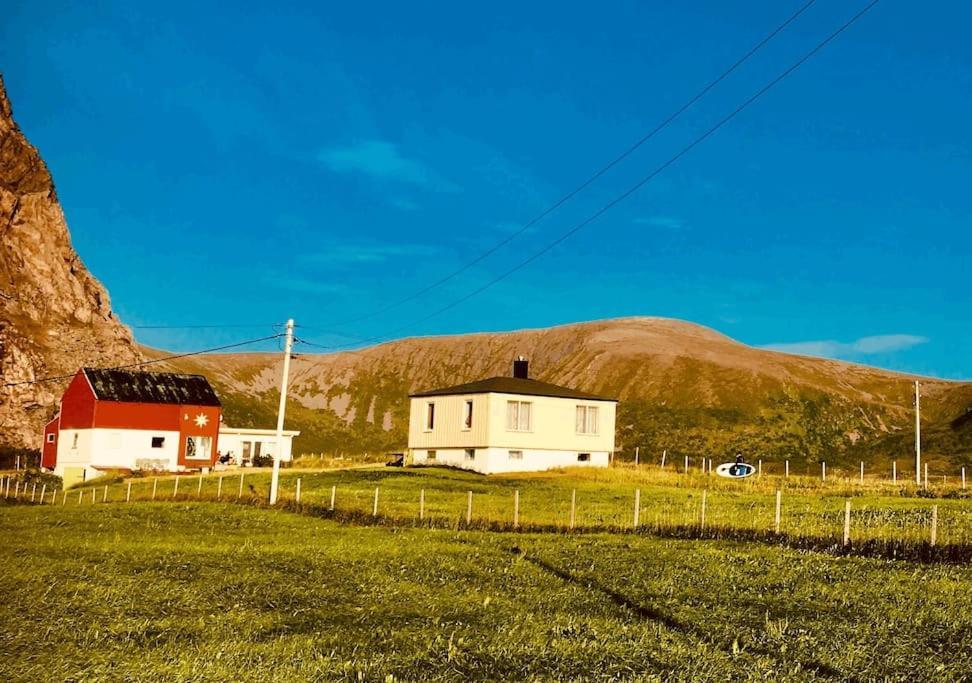 Sjarmerende Hus Med Orkesterplass Til Hav Og Fjell Stave 外观 照片